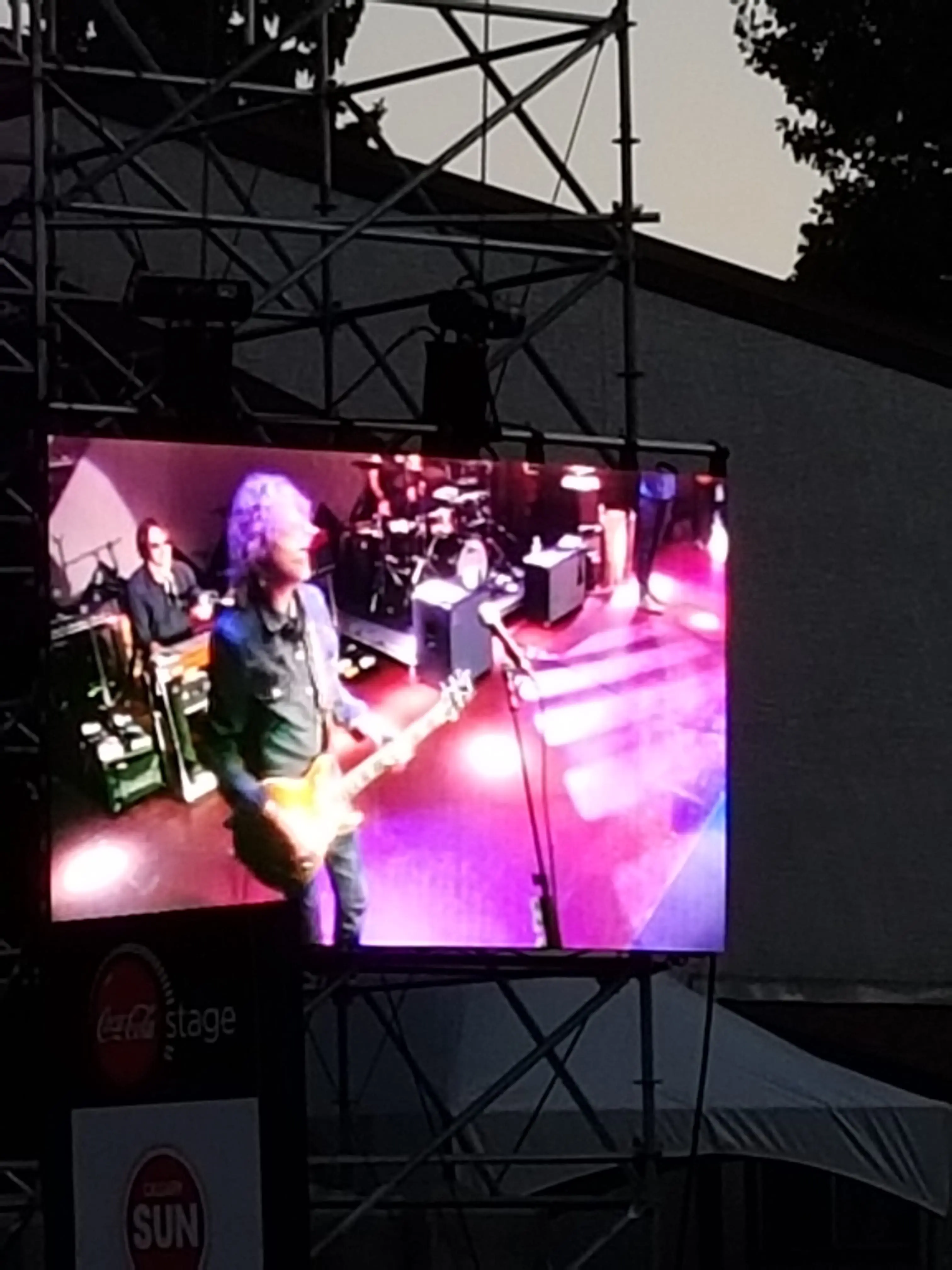 CHRISTIAN GRAUGART PLAYS WITH SHERYL CROW!