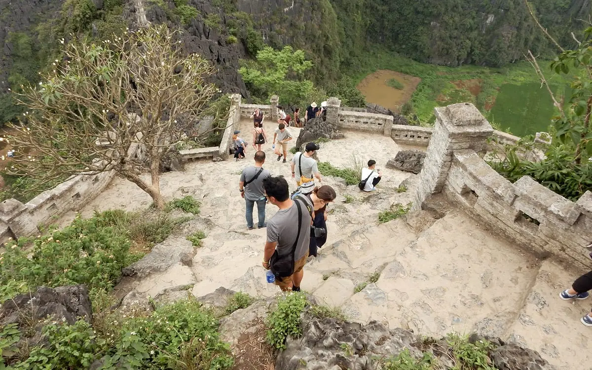 Hanoi, Vietnam: hiking up Mua cave