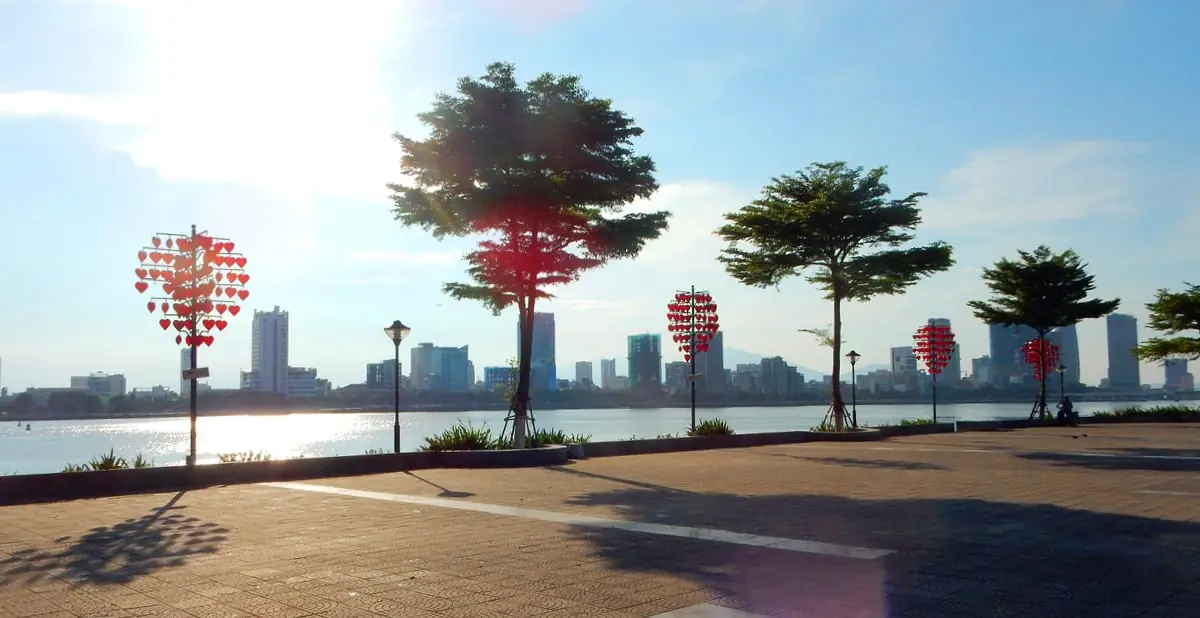 DaNang, Vietnam: Sunny days, scorching sun!